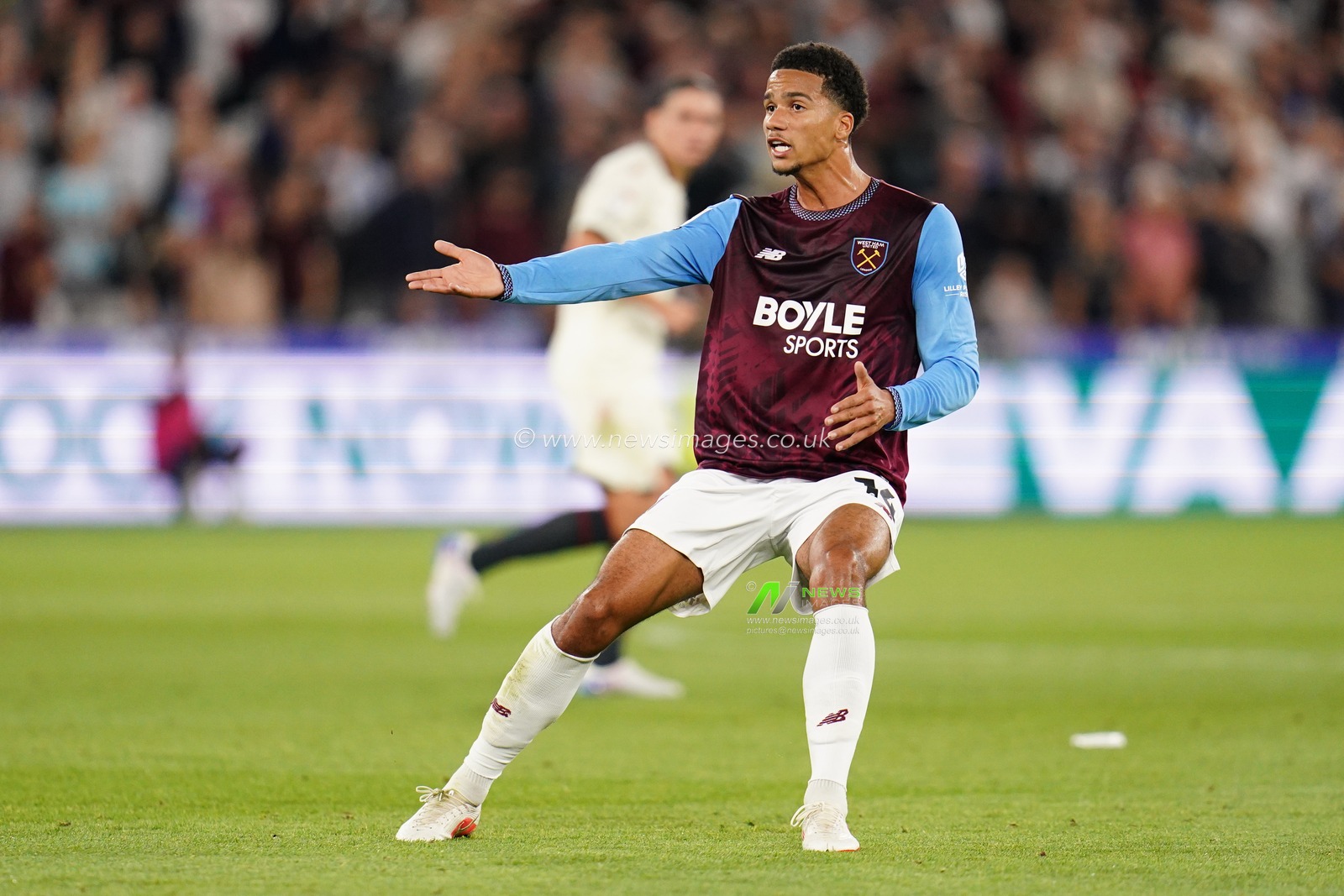 Divine Mukasa of West Ham United during the Sky Bet Championship match West Ham United vs Wrexham at London Stadium, London, United Kingdom on 11 September 2026

(Photo by Harvey Murphy/News Images)