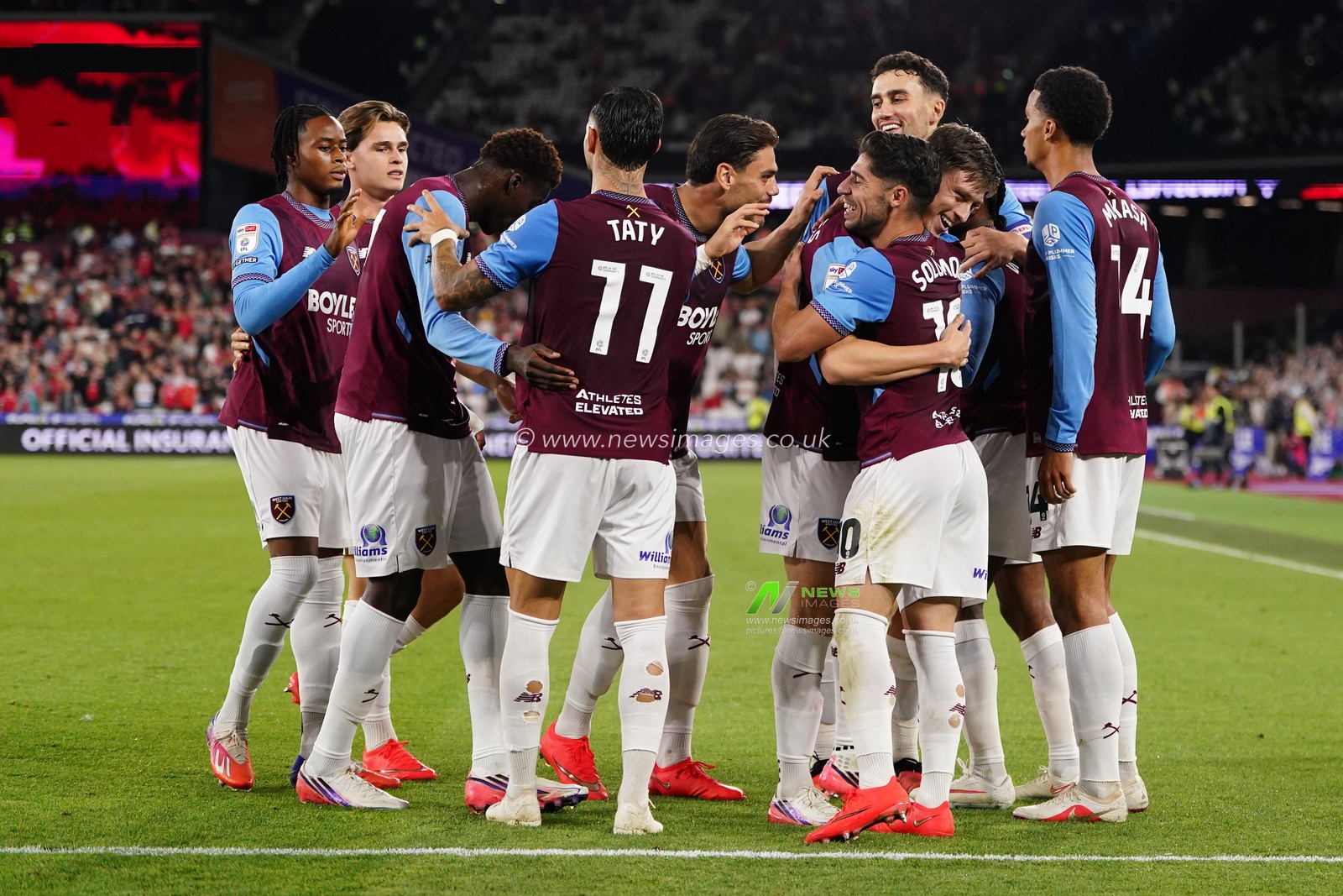 West Ham players celebrate Manor Solomon of West Ham United goal during the Sky Bet Championship match West Ham United vs Wrexham at London Stadium, London, United Kingdom on 11 September 2026

(Photo by Harvey Murphy/News Images)