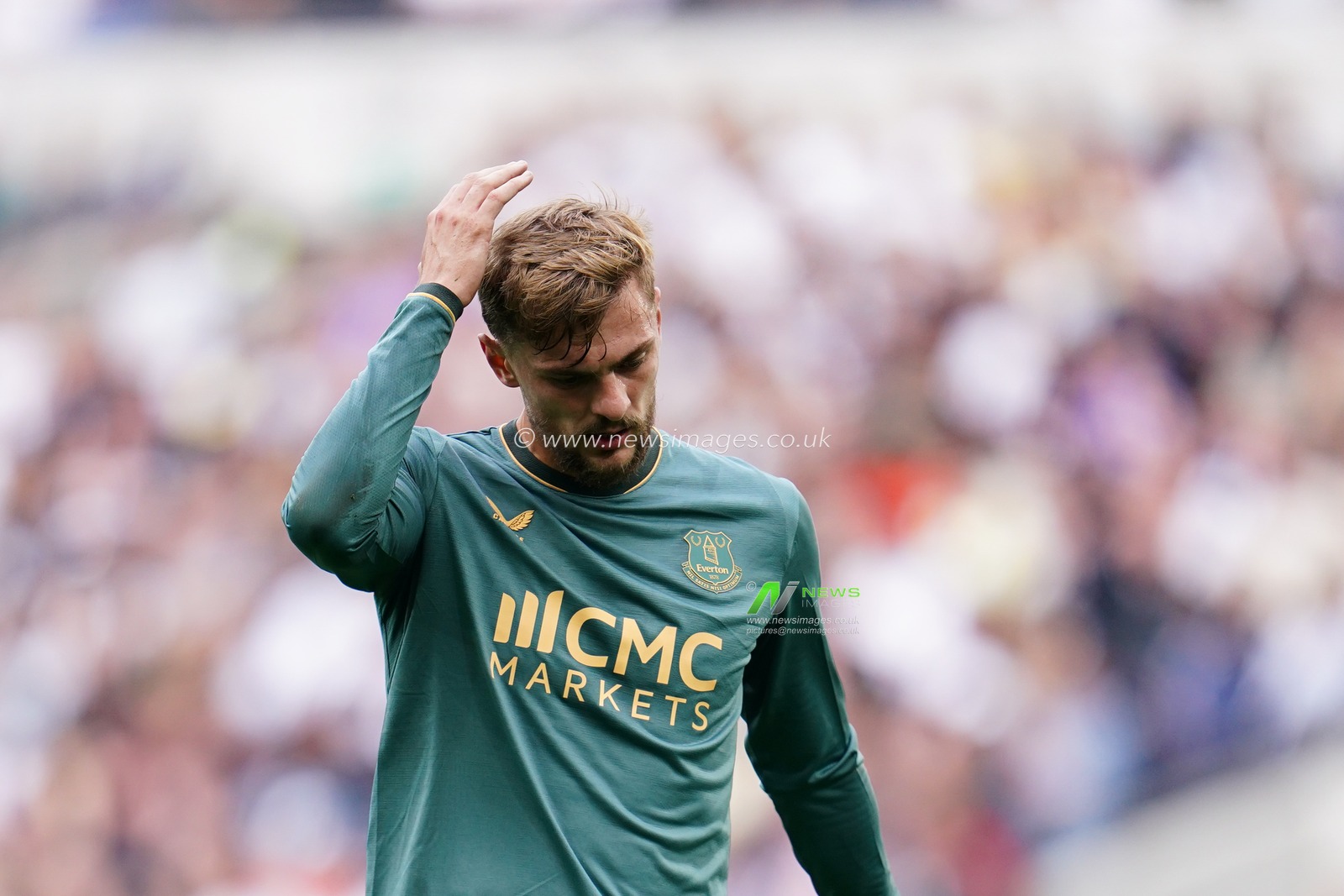 Kiernan Dewsbury-Hall of Everton during the Premier League match Tottenham Hotspur vs Everton at Tottenham Hotspur Stadium, London, United Kingdom on 12 September 2026

(Photo by Harvey Murphy/News Images)