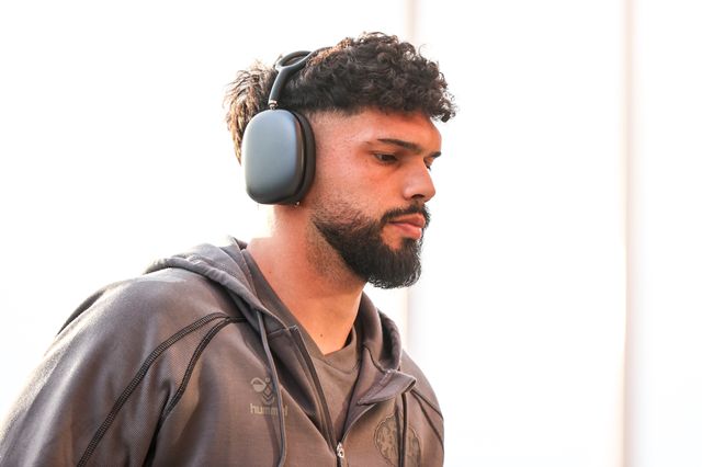 Omar Alderete of Sunderland arrives during the Premier League match Sunderland vs Arsenal at Stadium Of Light, Sunderland, United Kingdom on 12 September 2026

(Photo by Alfie Cosgrove/News Images)