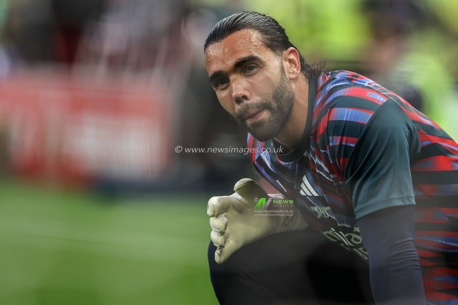 Arsenal goalkeeper David Raya in the pregame warmup session during the Premier League match Sunderland vs Arsenal at Stadium Of Light, Sunderland, United Kingdom on 12 September 2026

(Photo by Alfie Cosgrove/News Images)