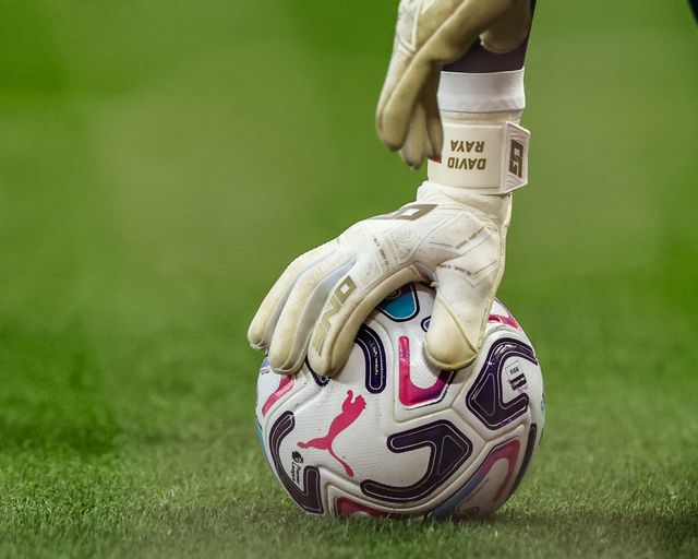 Arsenal goalkeeper David Raya in the pregame warmup session during the Premier League match Sunderland vs Arsenal at Stadium Of Light, Sunderland, United Kingdom on 12 September 2026

(Photo by Alfie Cosgrove/News Images)