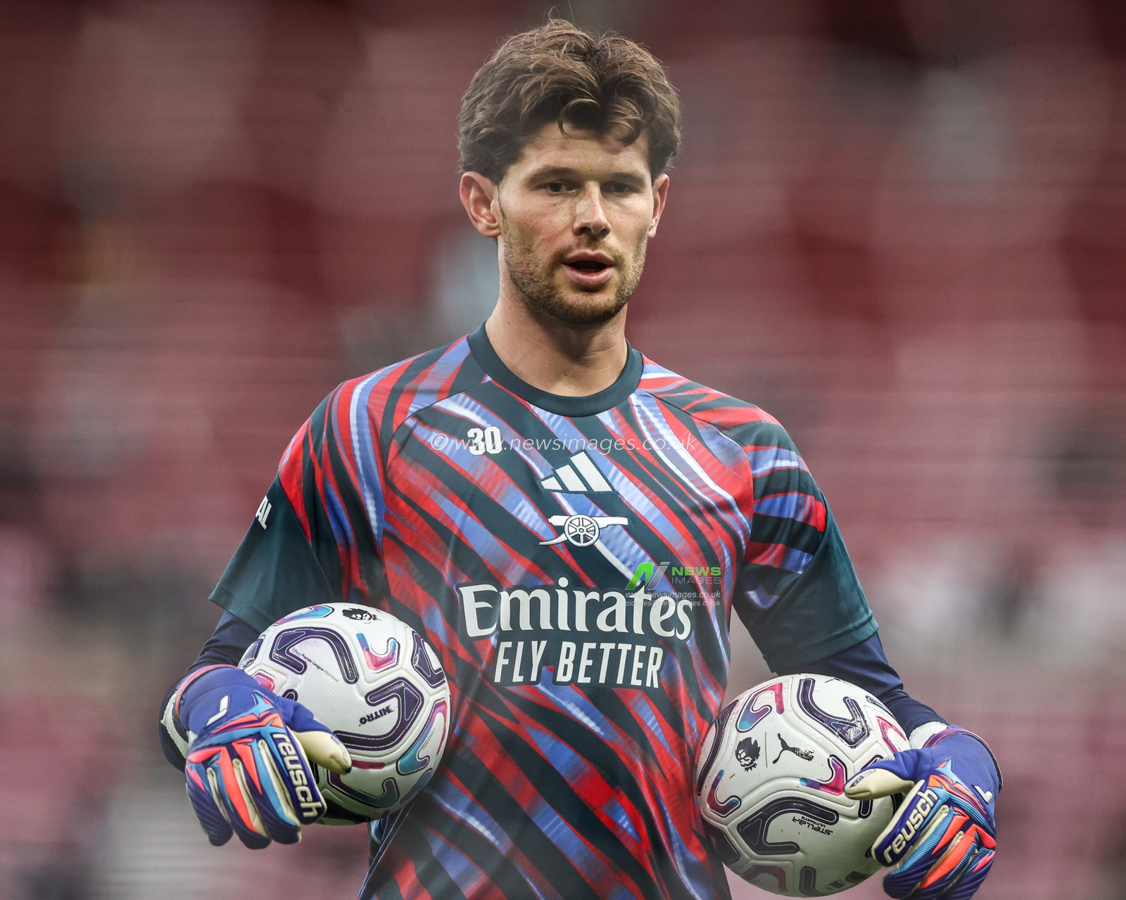 Arsenal goalkeeper Illan Meslier in the pregame warmup session during the Premier League match Sunderland vs Arsenal at Stadium Of Light, Sunderland, United Kingdom on 12 September 2026

(Photo by Alfie Cosgrove/News Images)