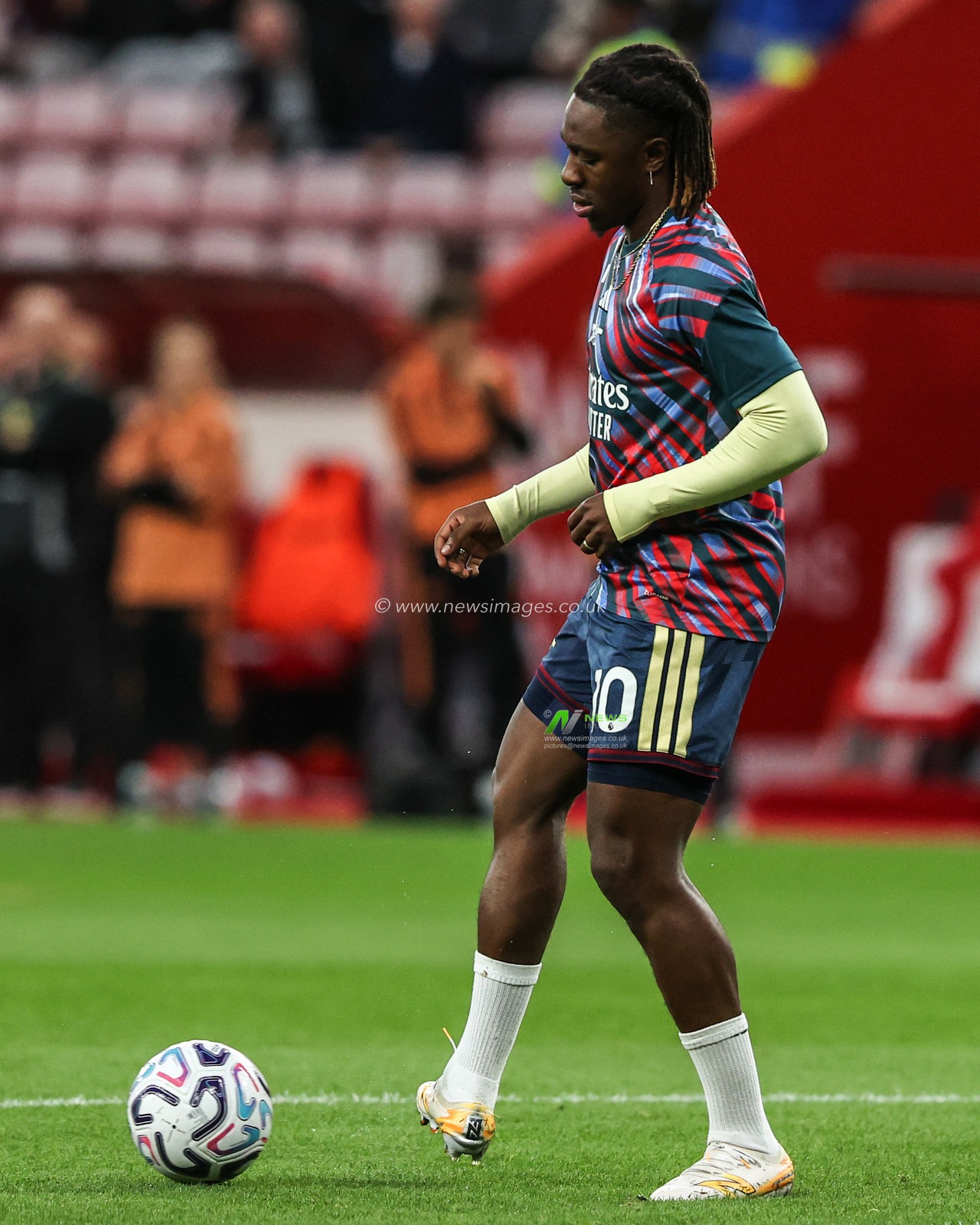 Eberechi Eze of Arsenal in the pregame warmup session during the Premier League match Sunderland vs Arsenal at Stadium Of Light, Sunderland, United Kingdom on 12 September 2026

(Photo by Alfie Cosgrove/News Images)
