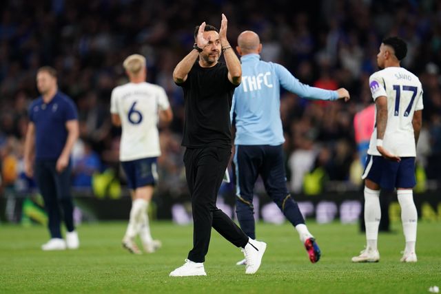 Roberto De Zerbi manager of Tottenham Hotspur applauds home support at full time during the Premier League match Tottenham Hotspur vs Everton at Tottenham Hotspur Stadium, London, United Kingdom on 12 September 2026

(Photo by Harvey Murphy/News Images)