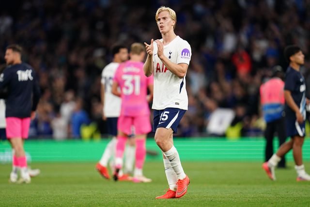 Lucas Bergvall of Tottenham Hotspur at full time during the Premier League match Tottenham Hotspur vs Everton at Tottenham Hotspur Stadium, London, United Kingdom on 12 September 2026

(Photo by Harvey Murphy/News Images)