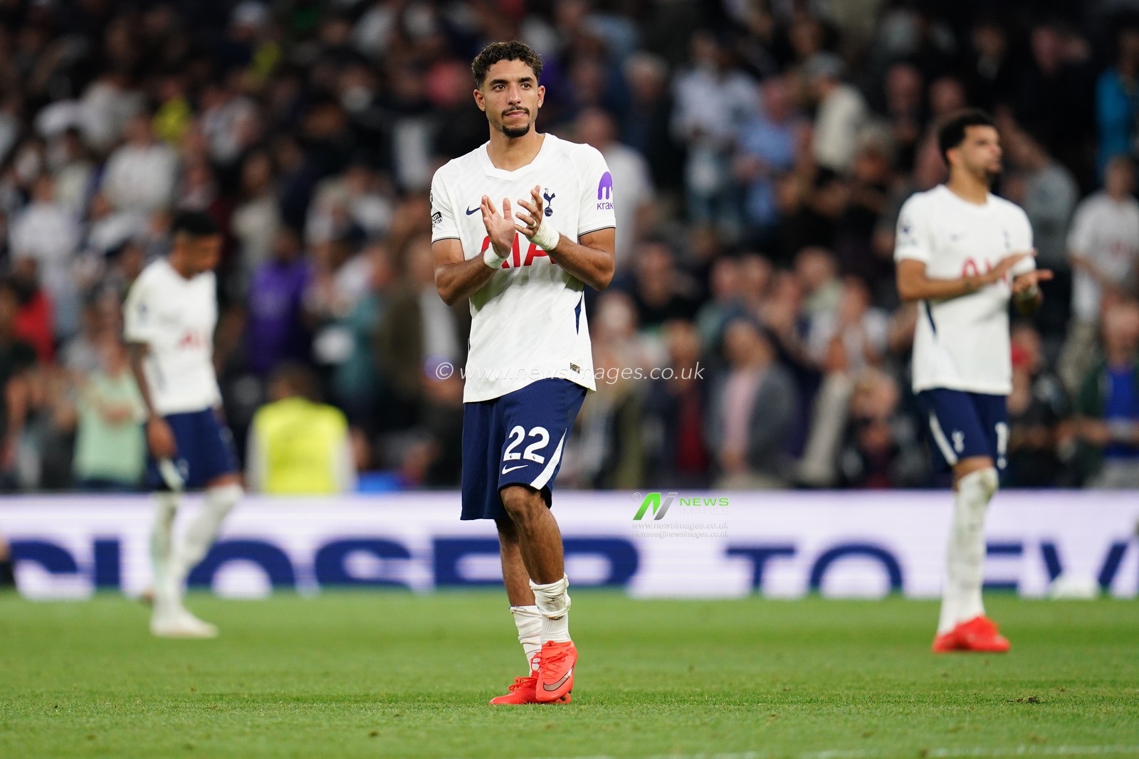 Omar Marmoush of Tottenham Hotspur applauds home support at full time during the Premier League match Tottenham Hotspur vs Everton at Tottenham Hotspur Stadium, London, United Kingdom on 12 September 2026

(Photo by Harvey Murphy/News Images)