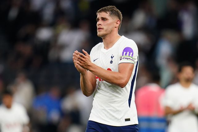 Micky van de Ven of Tottenham Hotspur applauds home support at full time during the Premier League match Tottenham Hotspur vs Everton at Tottenham Hotspur Stadium, London, United Kingdom on 12 September 2026

(Photo by Harvey Murphy/News Images)