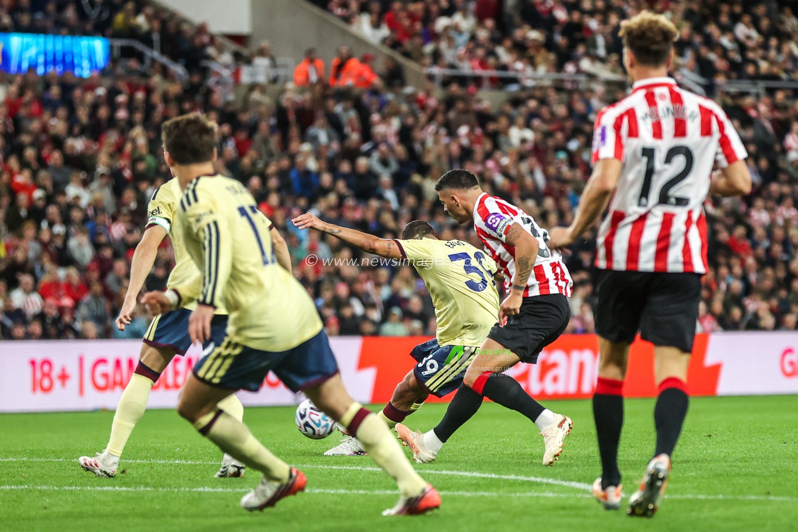 Bruno Guimaraes of Arsenal scores to make it 0-1 during the Premier League match Sunderland vs Arsenal at Stadium Of Light, Sunderland, United Kingdom on 12 September 2026

(Photo by Alfie Cosgrove/News Images)