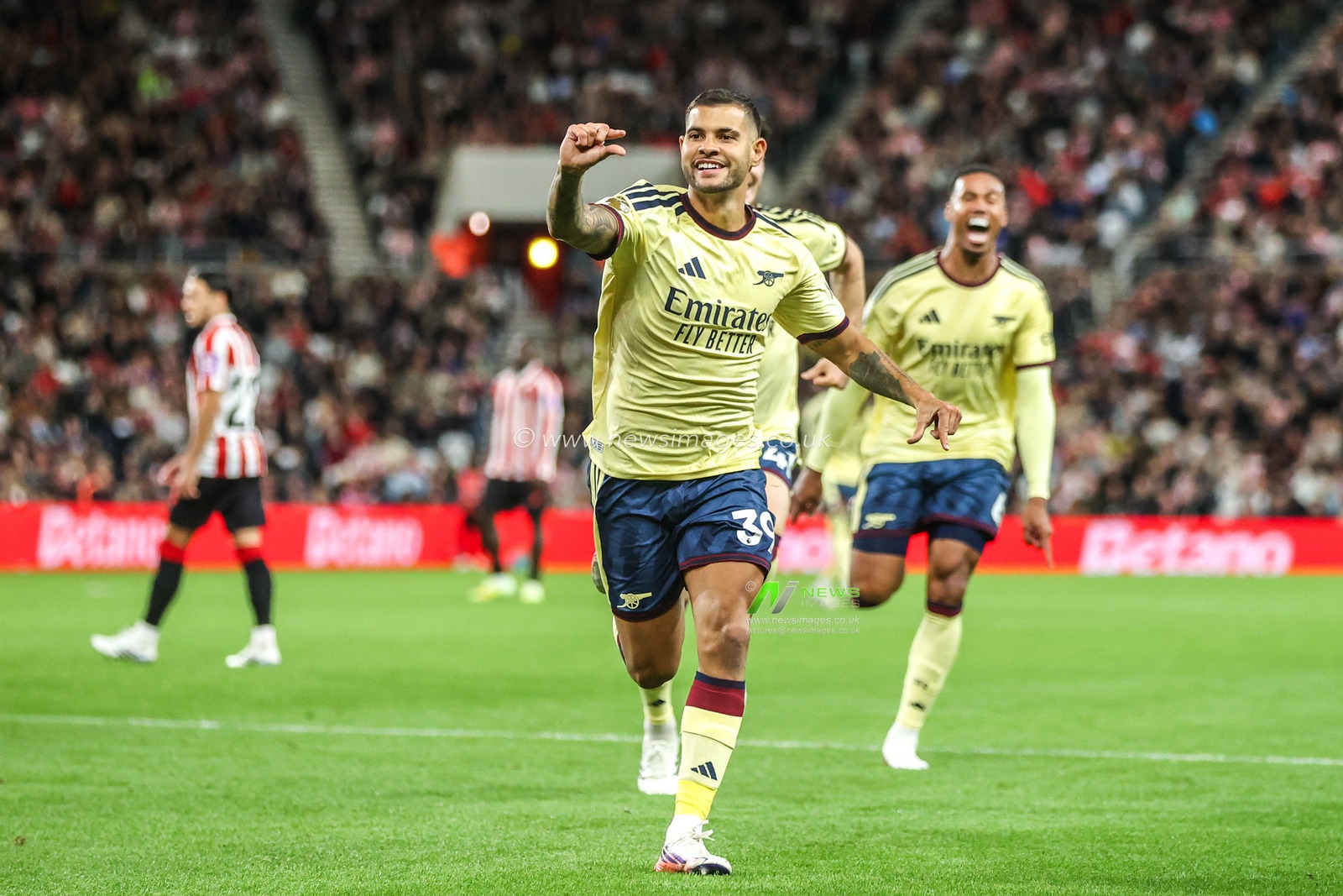 Bruno Guimaraes of Arsenal celebrates his goal to make it 0-1 during the Premier League match Sunderland vs Arsenal at Stadium Of Light, Sunderland, United Kingdom on 12 September 2026

(Photo by Alfie Cosgrove/News Images)
