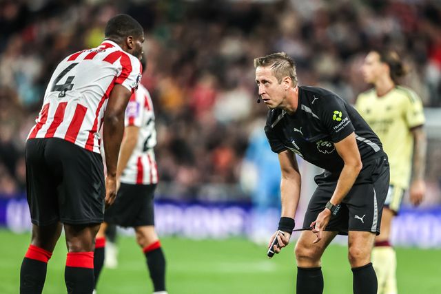 Kevin Danso of Sunderland appeals to referee John Brooks during the Premier League match Sunderland vs Arsenal at Stadium Of Light, Sunderland, United Kingdom on 12 September 2026

(Photo by Alfie Cosgrove/News Images)