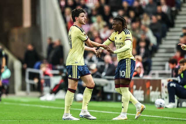Declan Rice of Arsenal is substituted off for Eberechi Eze of Arsenal during the Premier League match Sunderland vs Arsenal at Stadium Of Light, Sunderland, United Kingdom on 12 September 2026

(Photo by Alfie Cosgrove/News Images)