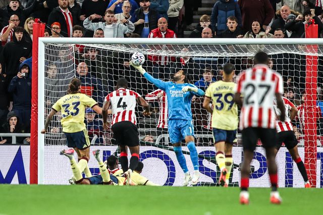 Arsenal goalkeeper David Raya makes a save during the Premier League match Sunderland vs Arsenal at Stadium Of Light, Sunderland, United Kingdom on 12 September 2026

(Photo by Alfie Cosgrove/News Images)
