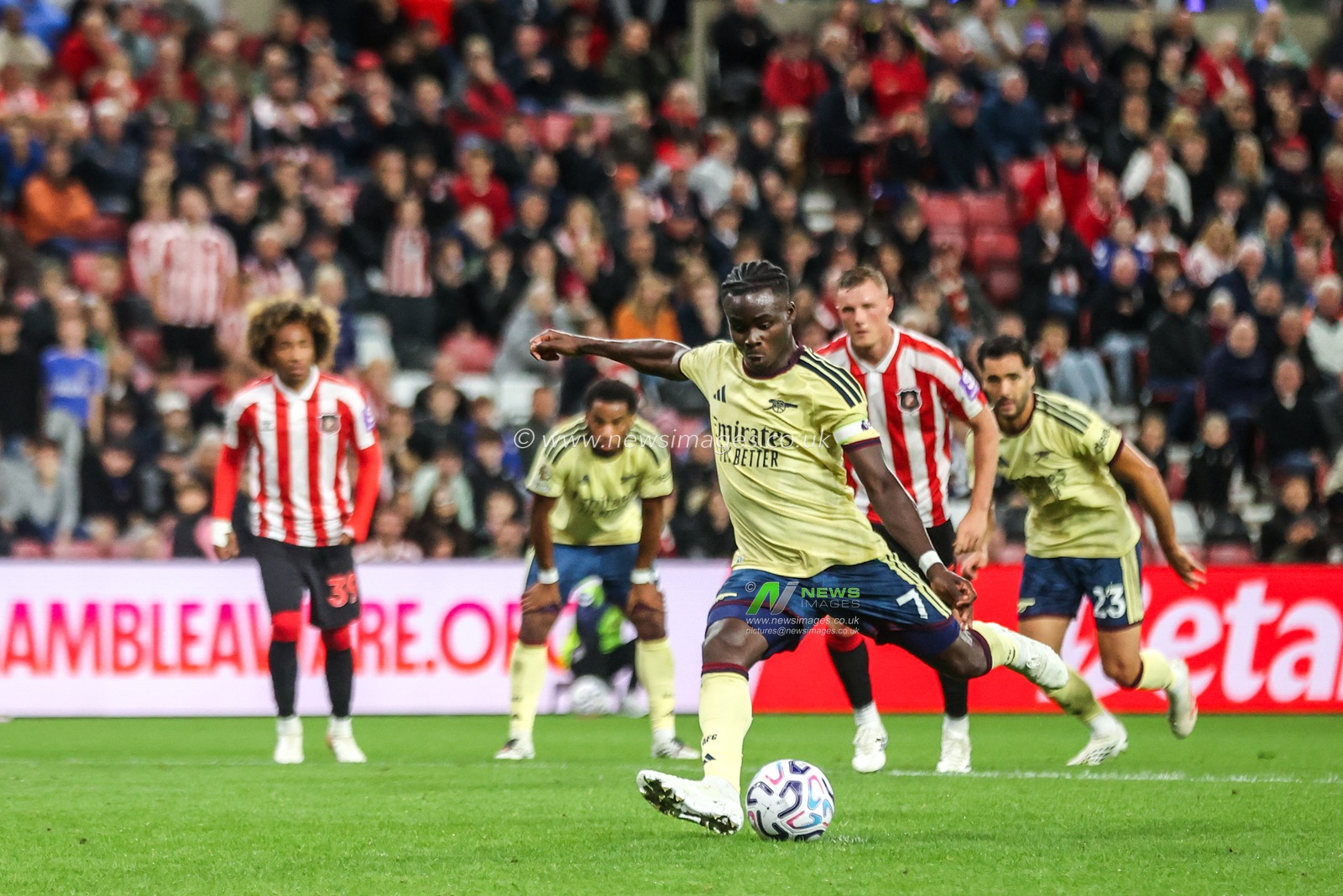 Bukayo Saka of Arsenal scores a penalty to make it 0-2 during the Premier League match Sunderland vs Arsenal at Stadium Of Light, Sunderland, United Kingdom on 12 September 2026

(Photo by Alfie Cosgrove/News Images)