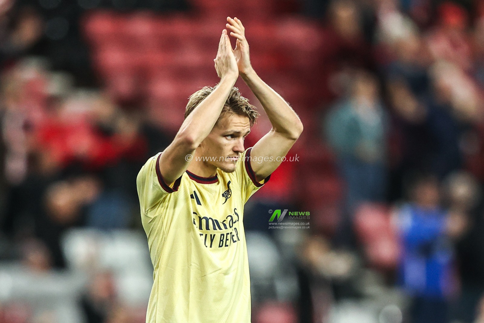 Martin Ødegaard of Arsenal applauds the fans after the game during the Premier League match Sunderland vs Arsenal at Stadium Of Light, Sunderland, United Kingdom on 12 September 2026

(Photo by Alfie Cosgrove/News Images)
