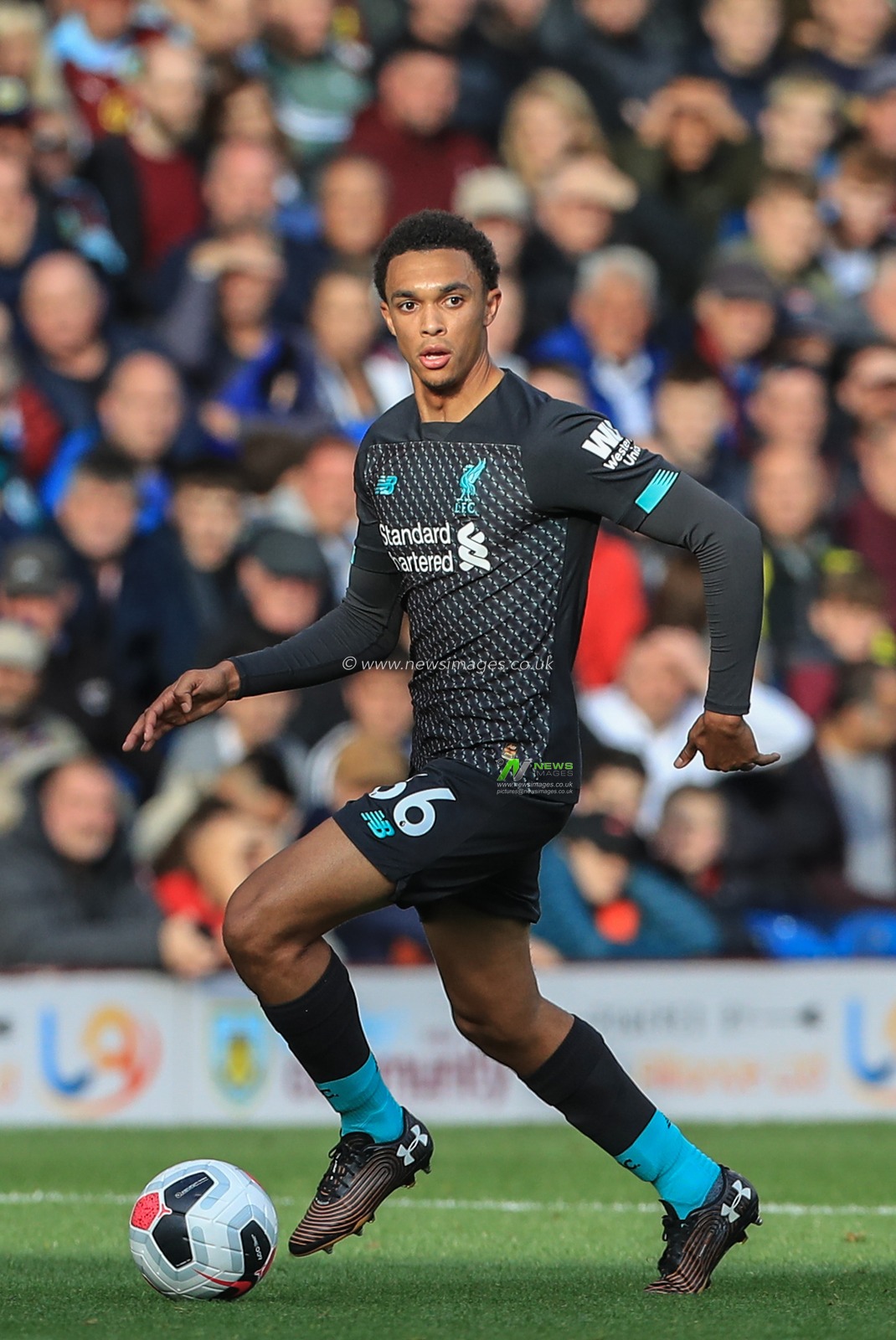 31st August 2019, Turf Moor, Burnley, England ; Premier League Football, Burnley vs Liverpool : Trent Alexander-Arnold (66) of Liverpool in action during the game 

Credit: Mark Cosgrove/News Images

English Football League images are subject to DataCo Licence