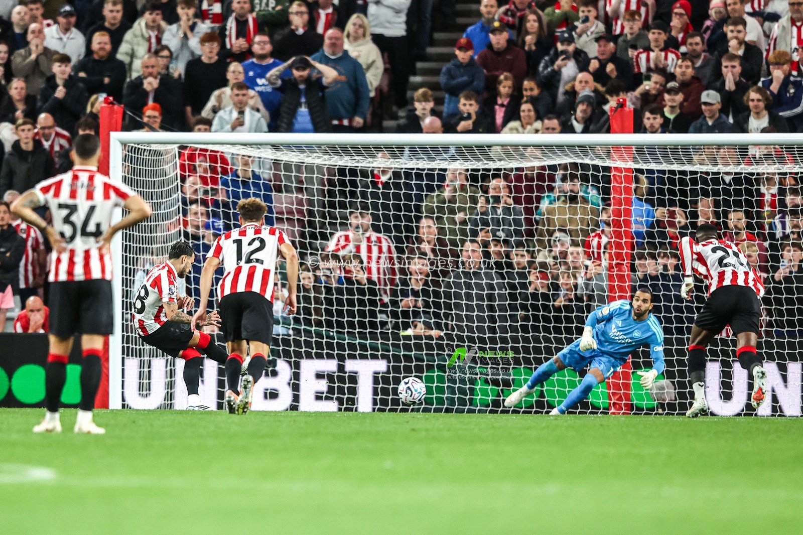 during the Premier League match Sunderland vs Arsenal at Stadium Of Light, Sunderland, United Kingdom on 12 September 2026

(Photo by Alfie Cosgrove/News Images)