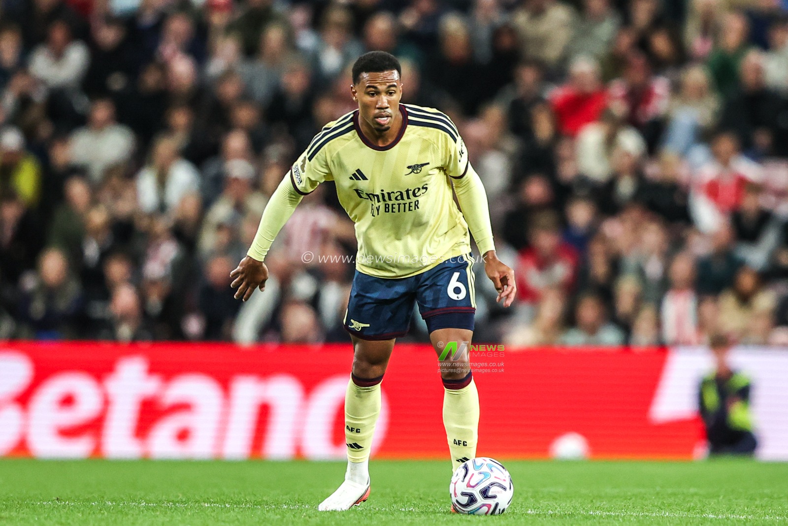Gabriel of Arsenal during the Premier League match Sunderland vs Arsenal at Stadium Of Light, Sunderland, United Kingdom on 12 September 2026

(Photo by Alfie Cosgrove/News Images)