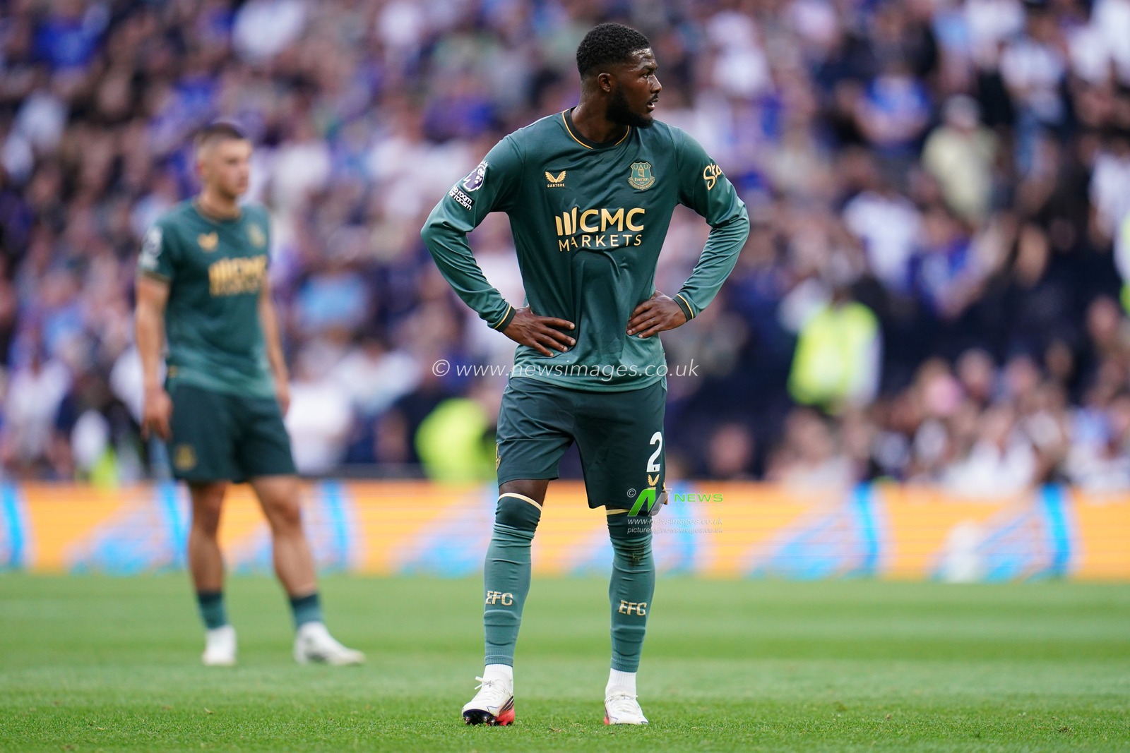 Ainsley Maitland-Niles of Everton during the Premier League match Tottenham Hotspur vs Everton at Tottenham Hotspur Stadium, London, United Kingdom on 12 September 2026

(Photo by Harvey Murphy/News Images)