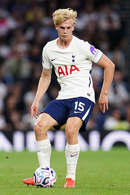 Lucas Bergvall of Tottenham Hotspur with the ball during the Premier League match Tottenham Hotspur vs Everton at Tottenham Hotspur Stadium, London, United Kingdom on 12 September 2026

(Photo by Harvey Murphy/News Images)