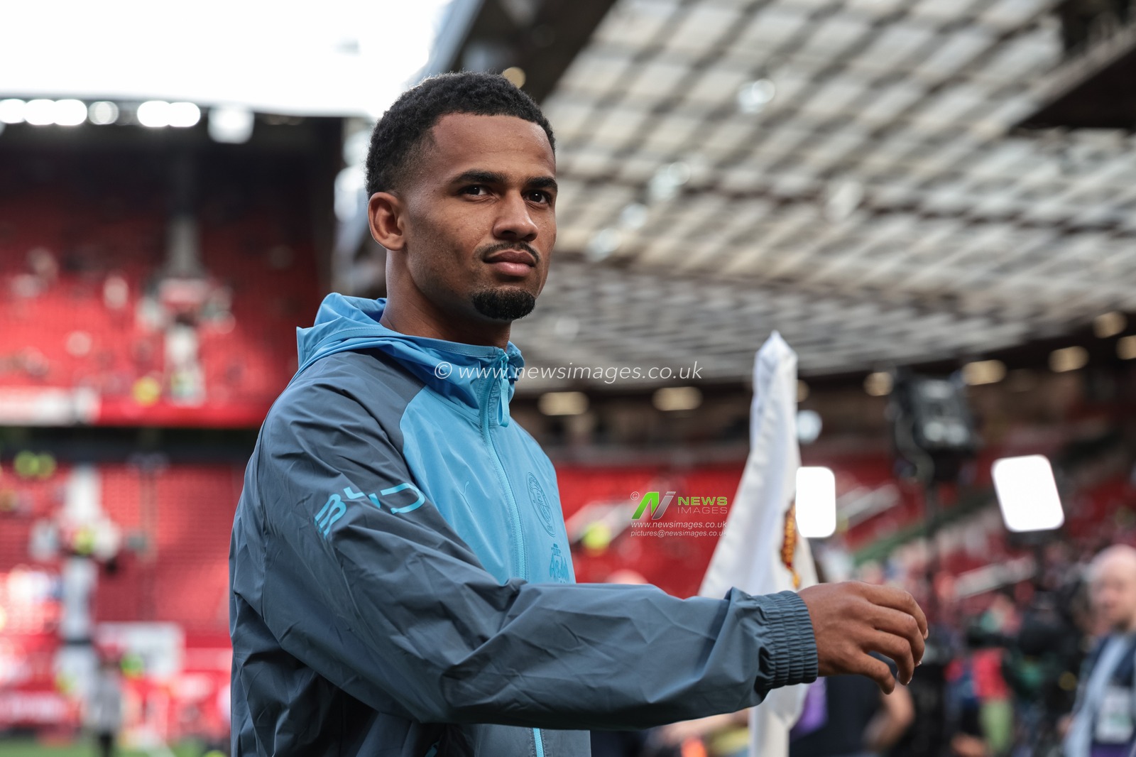 Iliman Ndiaye of Manchester City arrives during the Premier League match Manchester United vs Manchester City at Old Trafford, Manchester, United Kingdom on 13 September 2026

(Photo by Mark Cosgrove/News Images)