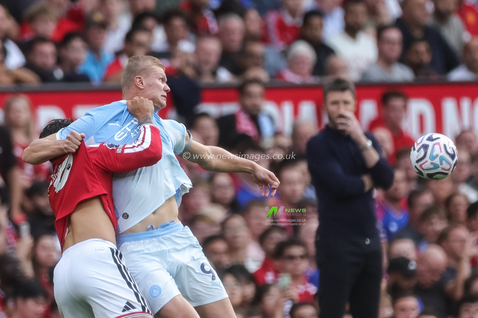 Erling Haaland of Manchester City is fouled by Lisandro Martinez of Manchester United during the Premier League match Manchester United vs Manchester City at Old Trafford, Manchester, United Kingdom on 13 September 2026

(Photo by Mark Cosgrove/News Images)