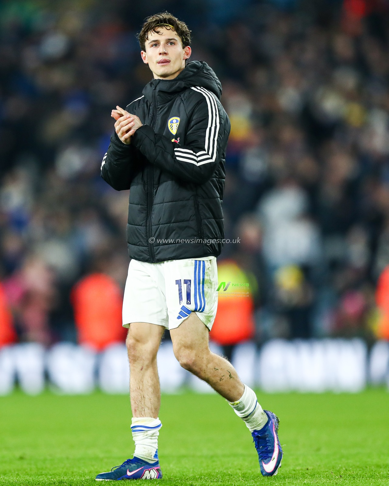 Brenden Aaronson of Leeds United claps fans after 1-0 win after the Premier League match Leeds United vs Fulham at Elland Road, Leeds, United Kingdom, 17th January 2026

(Photo by Jorge Horsted/News Images)