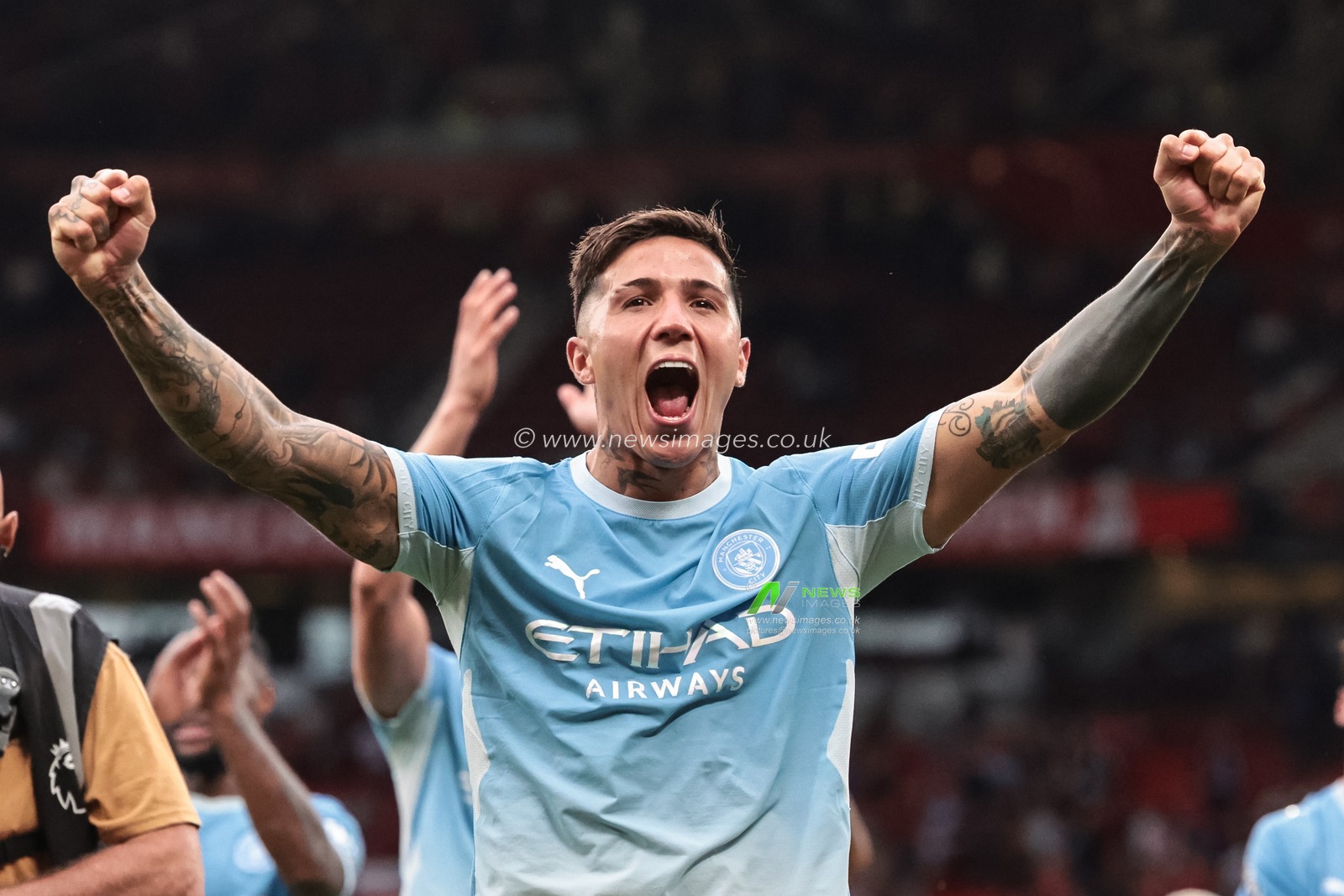 Enzo Fernandez of Manchester City celebrates the 0-1 win with the fans during the Premier League match Manchester United vs Manchester City at Old Trafford, Manchester, United Kingdom on 13 September 2026

(Photo by Mark Cosgrove/News Images)