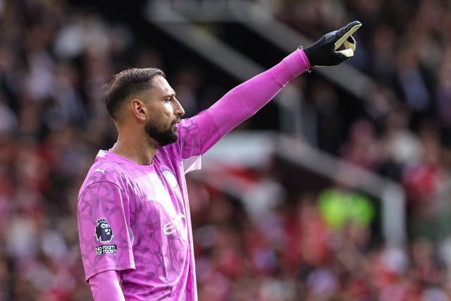 Manchester City goalkeeper Gianluigi Donnarumma gives his team instructions during the Premier League match Manchester United vs Manchester City at Old Trafford, Manchester, United Kingdom on 13 September 2026

(Photo by Mark Cosgrove/News Images)