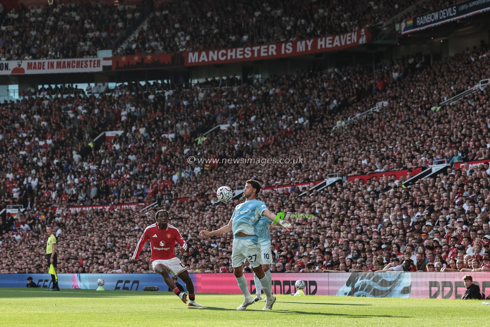 Matheus Nunes of Manchester City controls the ball during the Premier League match Manchester United vs Manchester City at Old Trafford, Manchester, United Kingdom on 13 September 2026

(Photo by Mark Cosgrove/News Images)