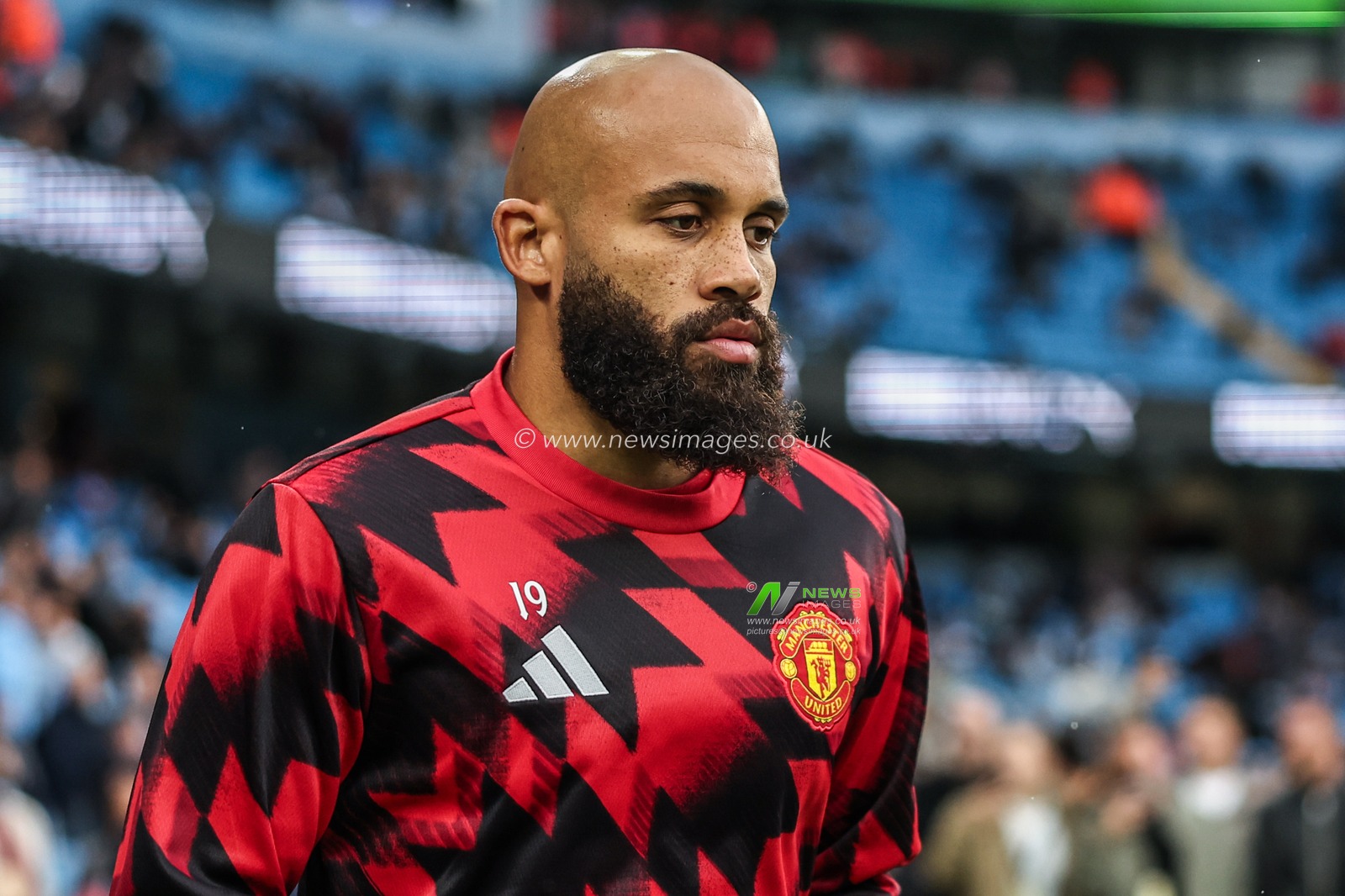 Bryan Mbeumo of Manchester United in the pregame warmup session during the Premier League match Manchester City vs Manchester United at Etihad Stadium, Manchester, United Kingdom, 14th September 2025

(Photo by Mark Cosgrove/News Images)