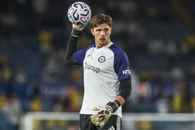 Newcastle United goalkeeper Nick Pope in the pregame warmup session during the Premier League match Leeds United vs Newcastle Untied at Elland Road, Leeds, United Kingdom on 14 September 2026

(Photo by Alfie Cosgrove/News Images)