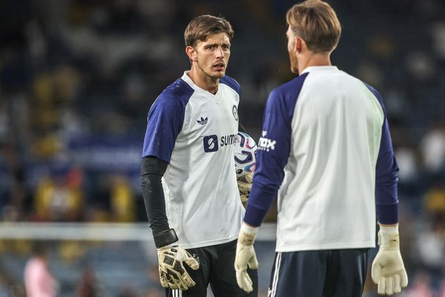 Newcastle United goalkeeper Nick Pope in the pregame warmup session during the Premier League match Leeds United vs Newcastle Untied at Elland Road, Leeds, United Kingdom on 14 September 2026

(Photo by Alfie Cosgrove/News Images)