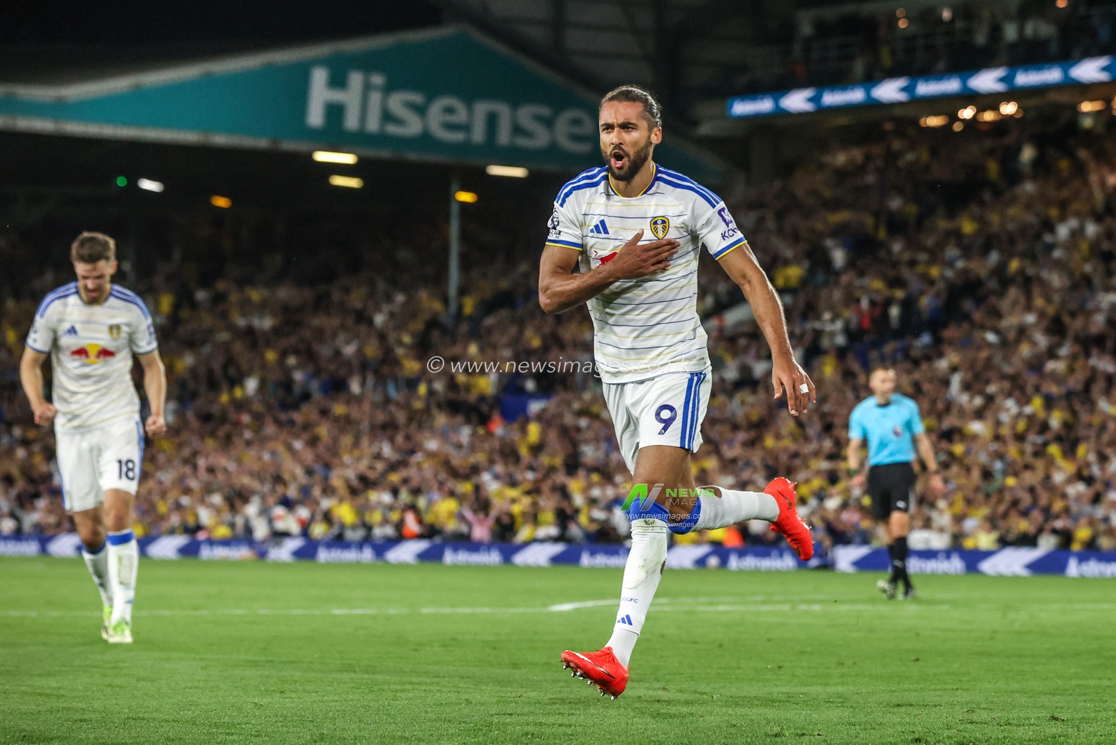 Dominic Calvert-Lewin of Leeds United celebrates his goal to make it 2-0 during the Premier League match Leeds United vs Newcastle Untied at Elland Road, Leeds, United Kingdom on 14 September 2026

(Photo by Alfie Cosgrove/News Images)