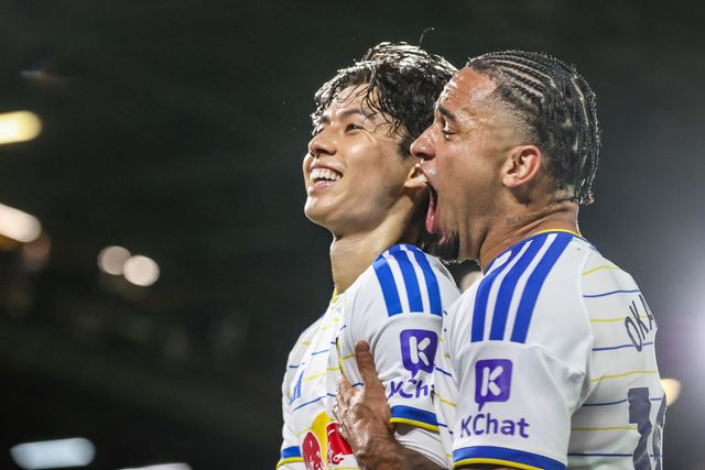Ao Tanaka of Leeds United celebrates his goal to make it 1-0 during the Premier League match Leeds United vs Newcastle Untied at Elland Road, Leeds, United Kingdom on 14 September 2026

(Photo by Alfie Cosgrove/News Images)