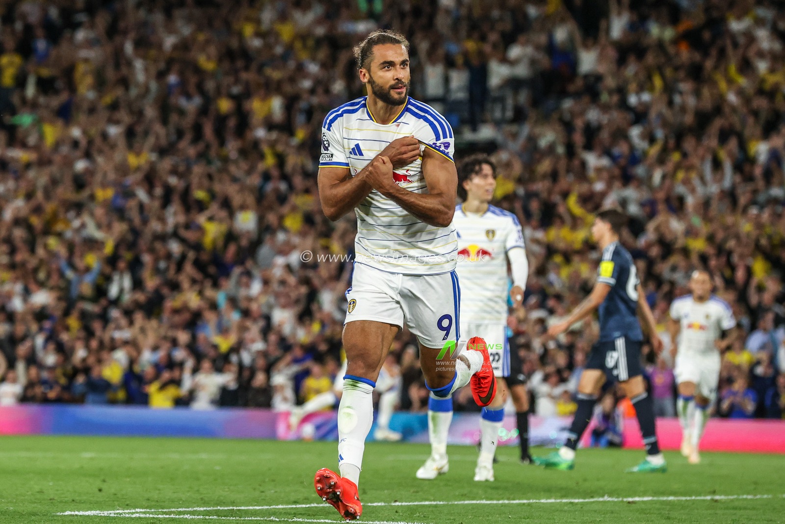 Dominic Calvert-Lewin of Leeds United celebrates his goal to make it 3-0 during the Premier League match Leeds United vs Newcastle Untied at Elland Road, Leeds, United Kingdom on 14 September 2026

(Photo by Alfie Cosgrove/News Images)