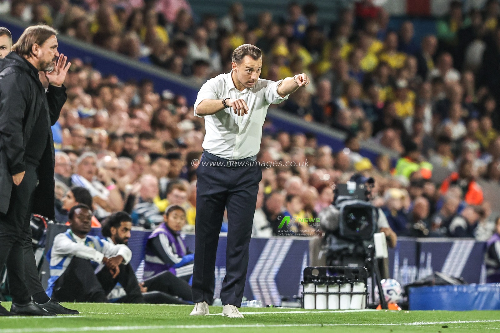 Matthias Jaissle manager of Newcastle United gives his team instructions during the Premier League match Leeds United vs Newcastle Untied at Elland Road, Leeds, United Kingdom on 14 September 2026

(Photo by Alfie Cosgrove/News Images)