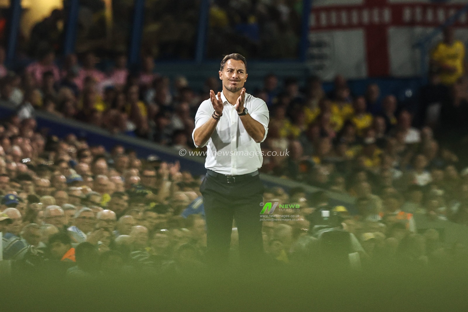 Matthias Jaissle manager of Newcastle United gives his team instructions during the Premier League match Leeds United vs Newcastle Untied at Elland Road, Leeds, United Kingdom on 14 September 2026

(Photo by Alfie Cosgrove/News Images)