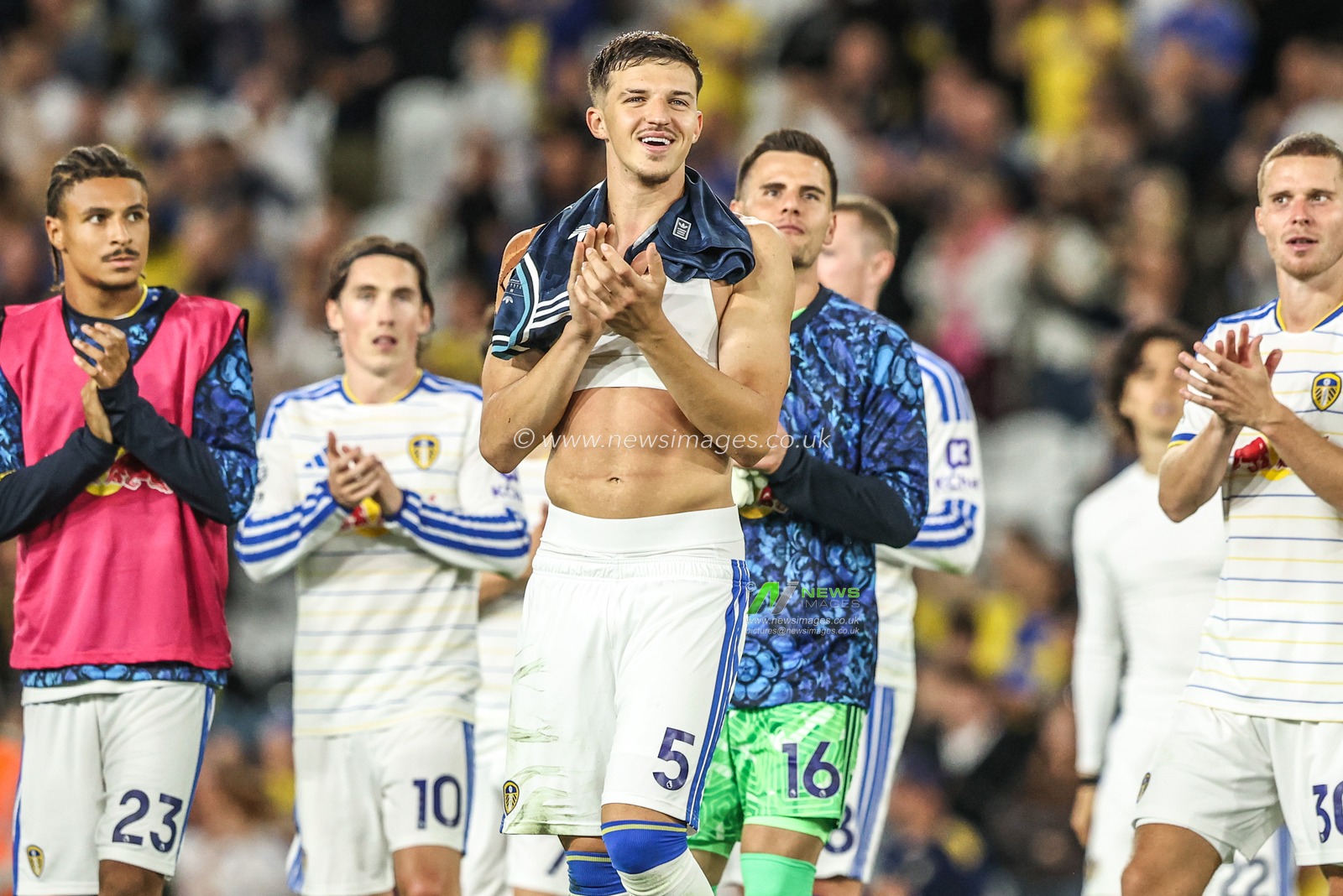 Tarik Muharemovic of Leeds United applauds the fans after the game during the Premier League match Leeds United vs Newcastle Untied at Elland Road, Leeds, United Kingdom on 14 September 2026

(Photo by Alfie Cosgrove/News Images)