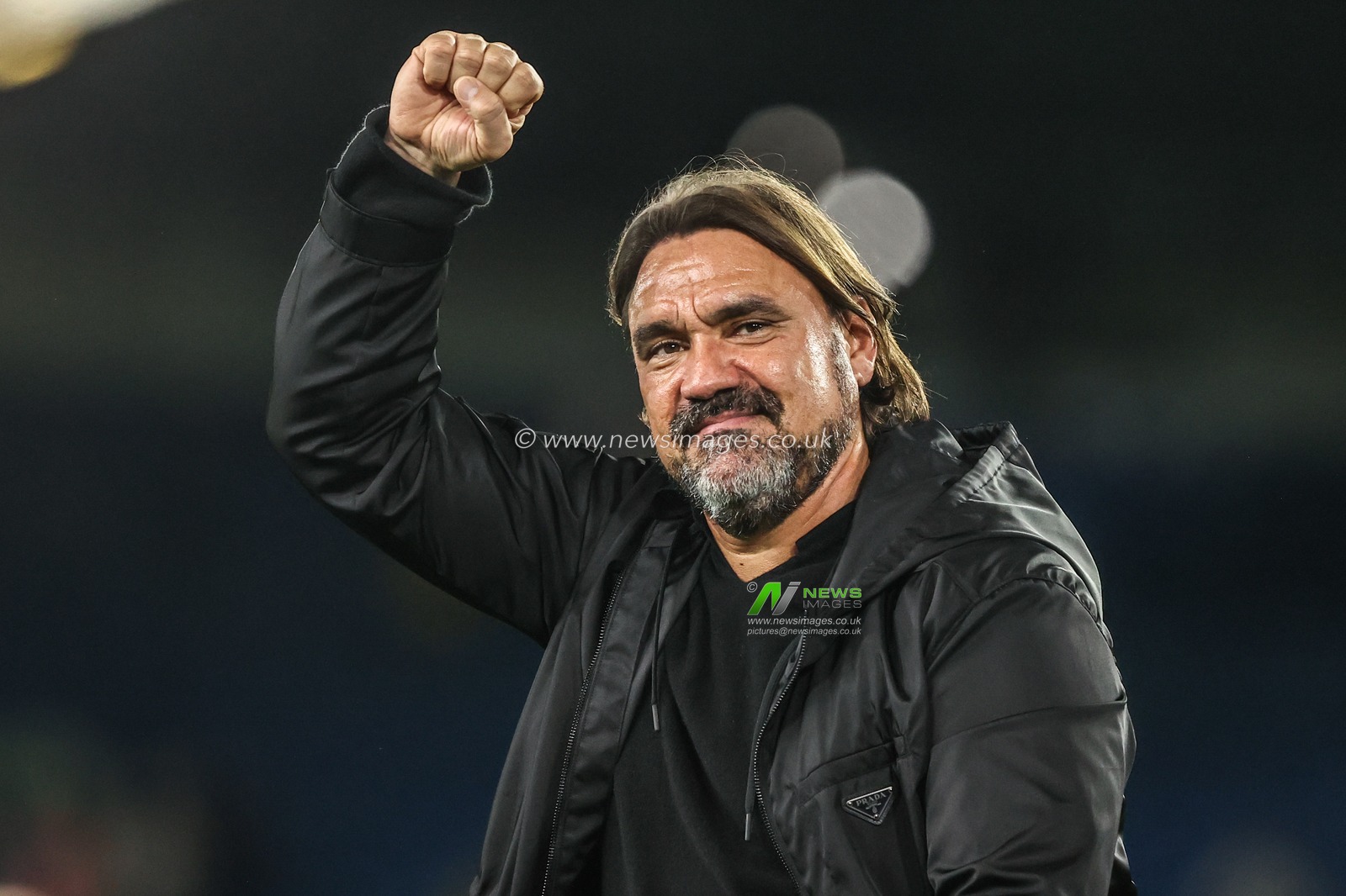 Daniel Farke manager of Leeds United celebrates the win with the fans after the game during the Premier League match Leeds United vs Newcastle Untied at Elland Road, Leeds, United Kingdom on 14 September 2026

(Photo by Alfie Cosgrove/News Images)
