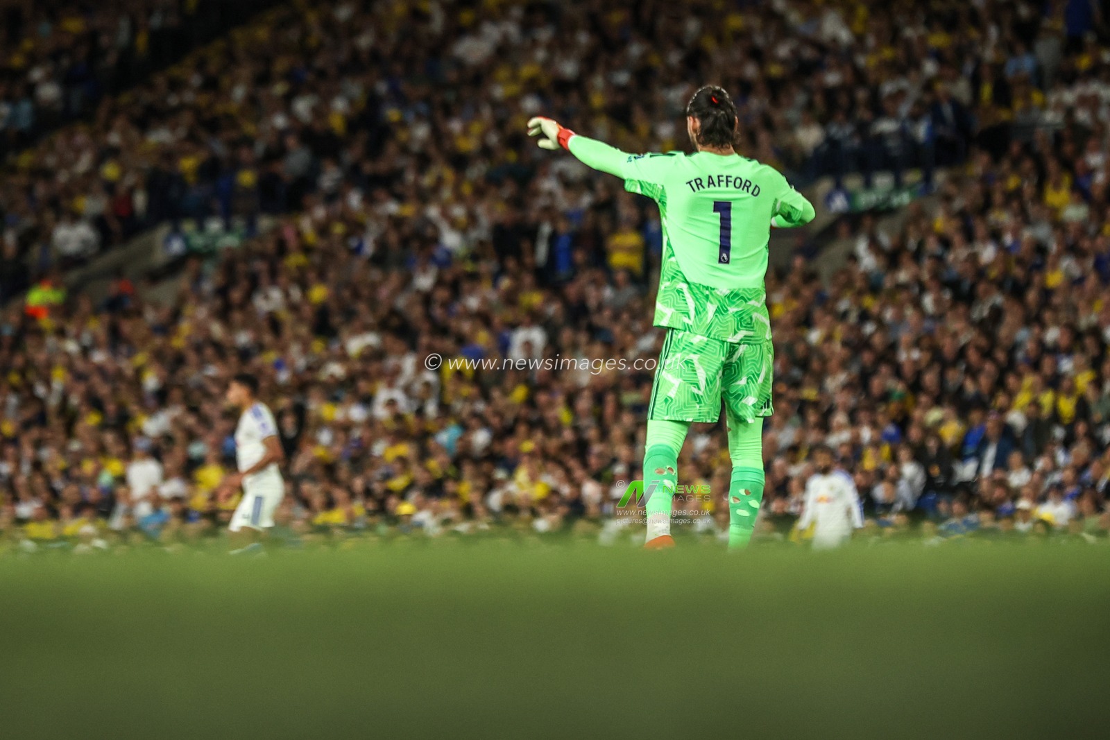 Leeds United goalkeeper James Trafford in action during the Premier League match Leeds United vs Newcastle Untied at Elland Road, Leeds, United Kingdom on 14 September 2026

(Photo by Alfie Cosgrove/News Images)