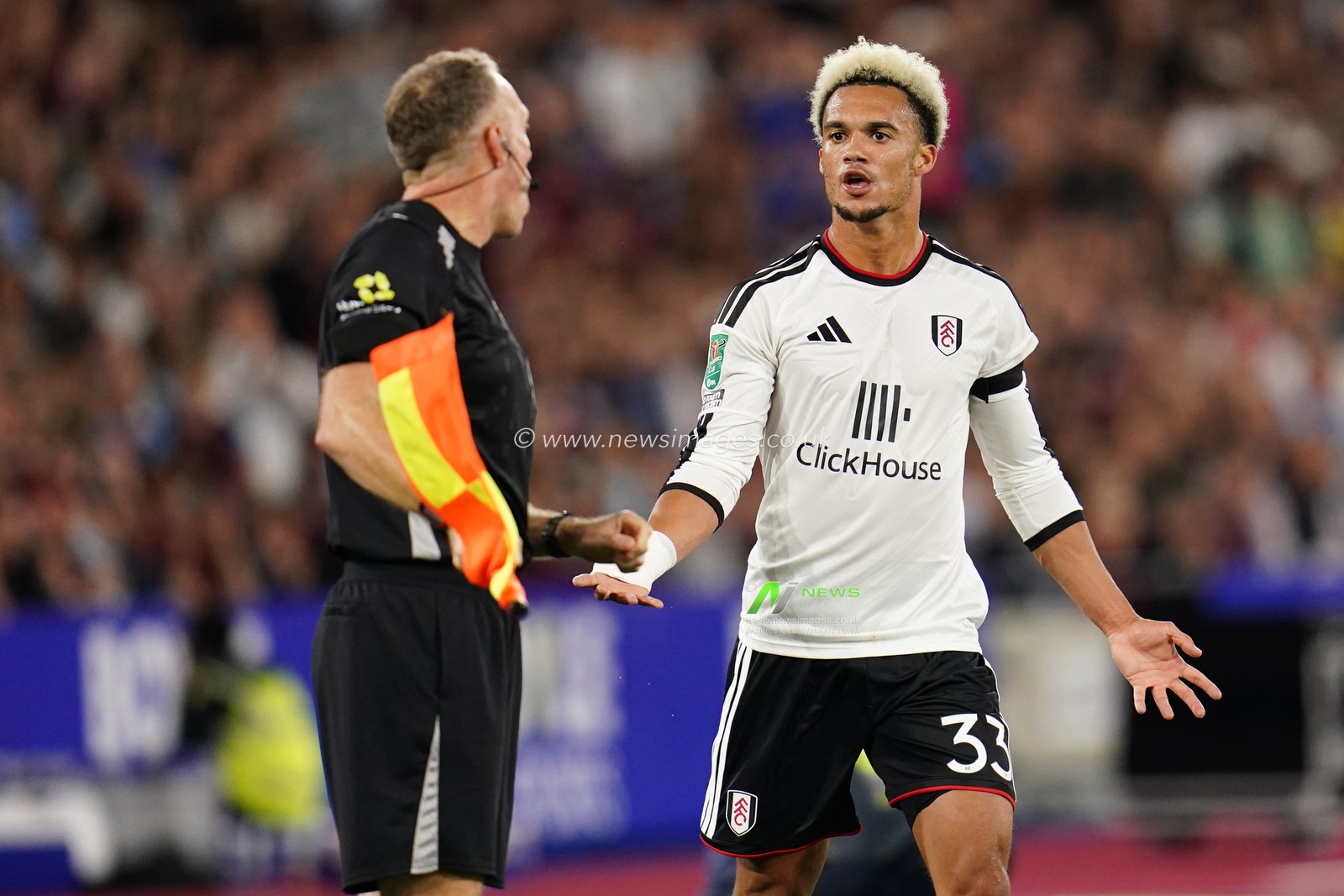 Antonee Robinson of Fulham frustrated with linesman’s decision during the Carabao Cup round 3 match West Ham United vs Fulham at London Stadium, London, United Kingdom on 15 September 2026

(Photo by Harvey Murphy/News Images)