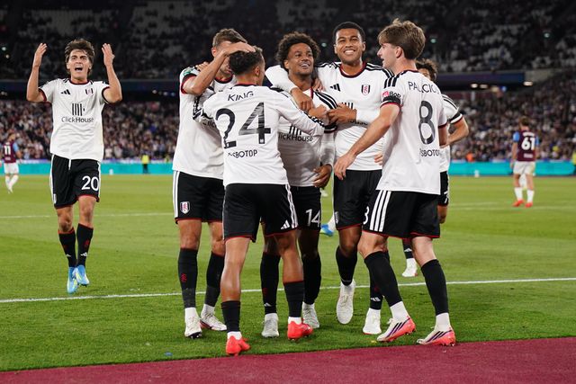 Fulham players celebrate 2-3 lead during the Carabao Cup round 3 match West Ham United vs Fulham at London Stadium, London, United Kingdom on 15 September 2026

(Photo by Harvey Murphy/News Images)