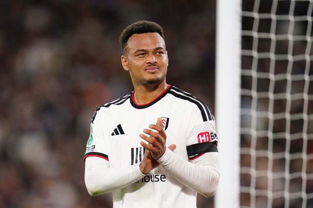 Rodrigo Muniz of Fulham applauds away support during the Carabao Cup round 3 match West Ham United vs Fulham at London Stadium, London, United Kingdom on 15 September 2026

(Photo by Harvey Murphy/News Images)