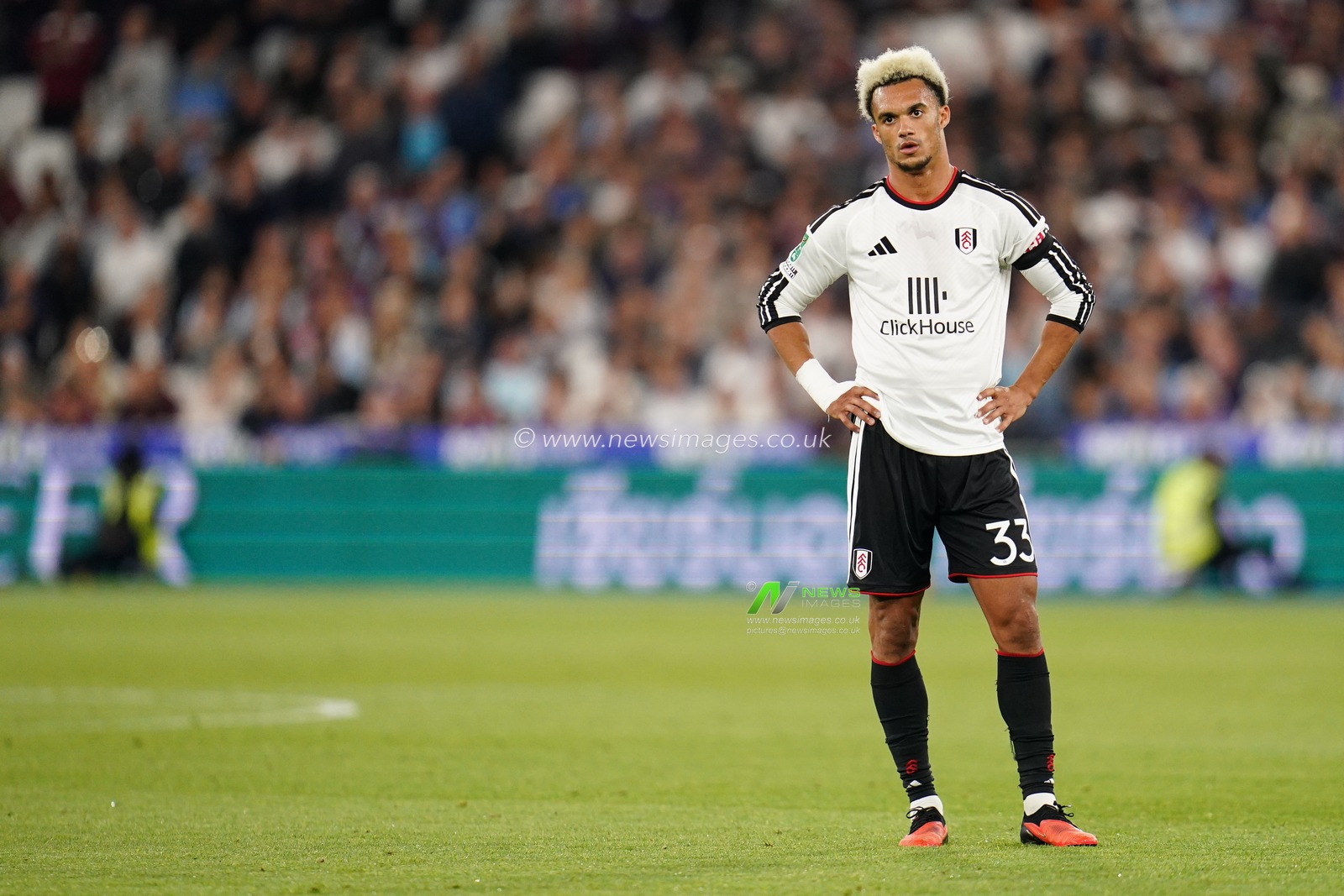 Antonee Robinson of Fulham during the Carabao Cup round 3 match West Ham United vs Fulham at London Stadium, London, United Kingdom on 15 September 2026

(Photo by Harvey Murphy/News Images)
