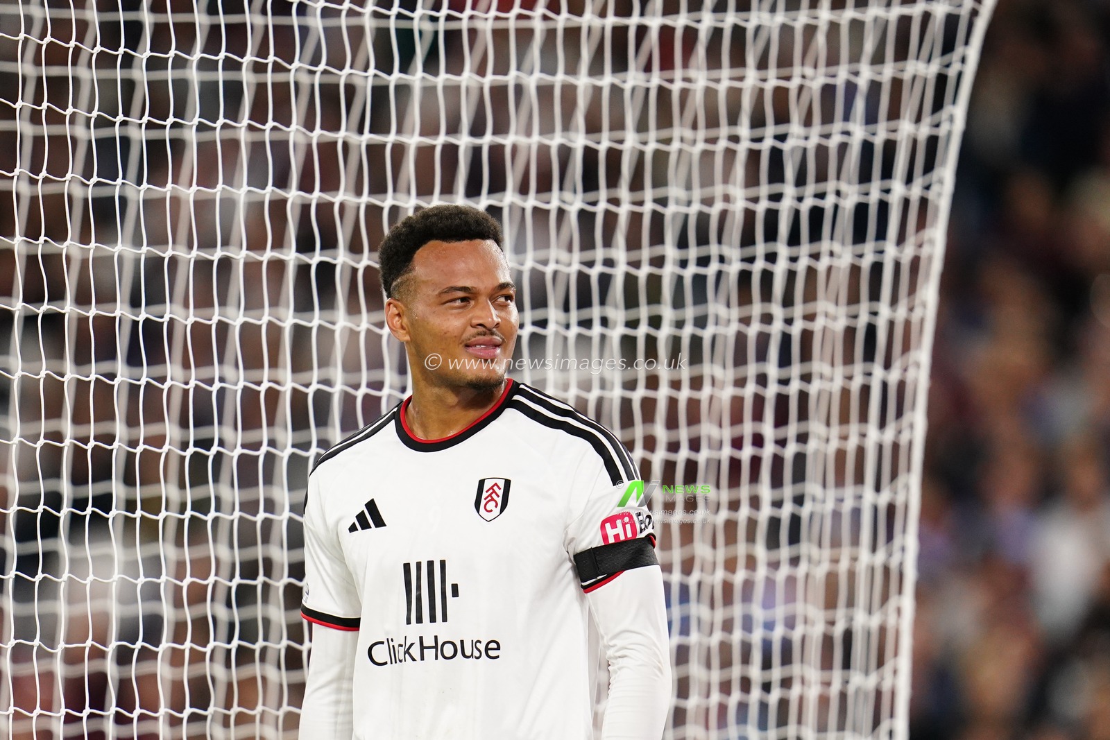 Rodrigo Muniz of Fulham as West Ham supporters gesture towards him whilst being subbed off during the Carabao Cup round 3 match West Ham United vs Fulham at London Stadium, London, United Kingdom on 15 September 2026

(Photo by Harvey Murphy/News Images)