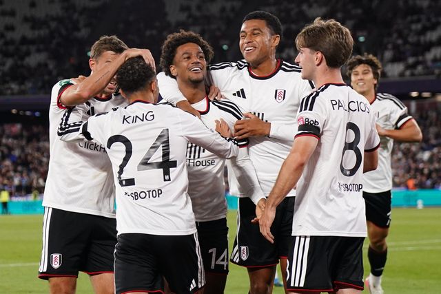 Oscar Bobb of Fulham celebrates his goal with teammates during the Carabao Cup round 3 match West Ham United vs Fulham at London Stadium, London, United Kingdom on 15 September 2026

(Photo by Harvey Murphy/News Images)