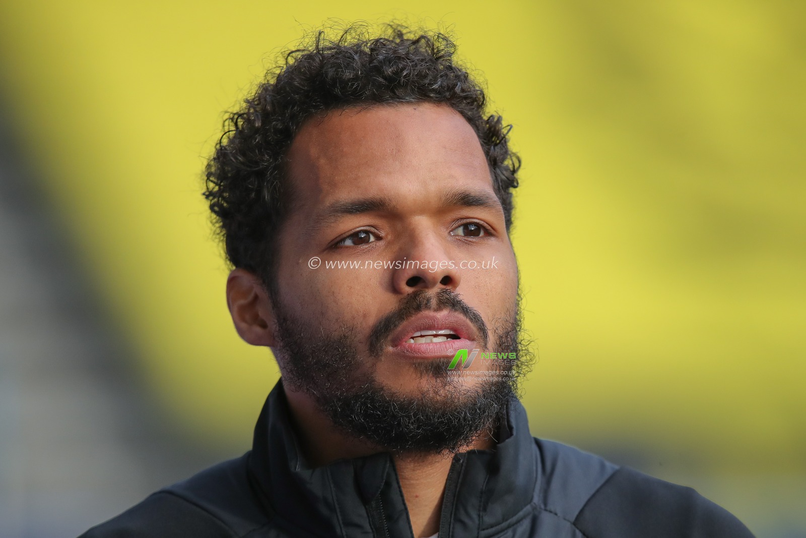 Duane Holmes #19 of Huddersfield Town arrives at The John Smith's Stadium ahead of the Sky Bet Championship match Huddersfield Town vs Luton Town at John Smith's Stadium, Huddersfield, United Kingdom, 1st January 2023

(Photo by James Heaton/News Images)