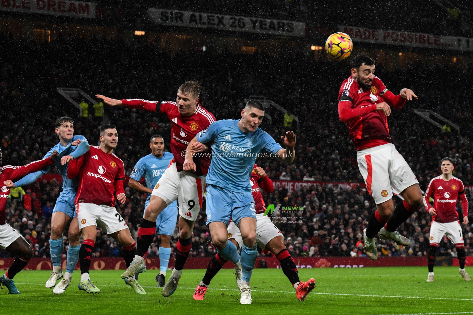 Rasmus HÃ¸jlund of Manchester United heads the ball clear during the Premier League match Manchester United vs Nottingham Forest at Old Trafford, Manchester, United Kingdom, 7th December 2024

(Photo by Craig Thomas/News Images)