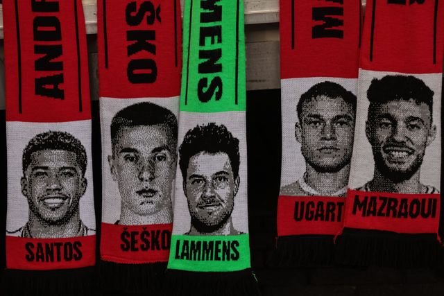 A Manchester United goalkeeper Senne Lammens green scarf is on sale along with teammates during the Carabao Cup round 3 match Manchester United vs Brighton & Hove Albion at Old Trafford, Manchester, United Kingdom on 16 September 2026

(Photo by Mark Cosgrove/News Images)